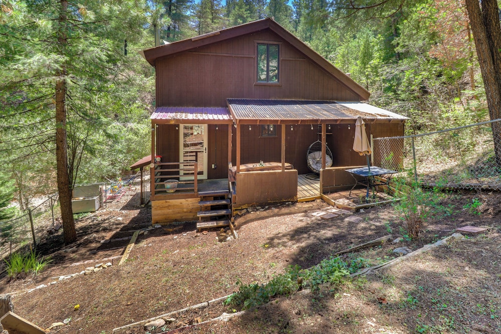 Families Welcome: Quiet Cabin < 5 Mi to Cloudcroft