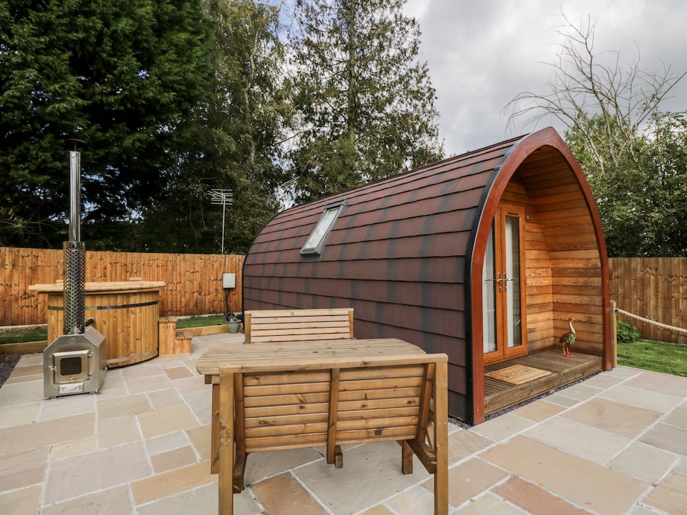 Halmore Pod