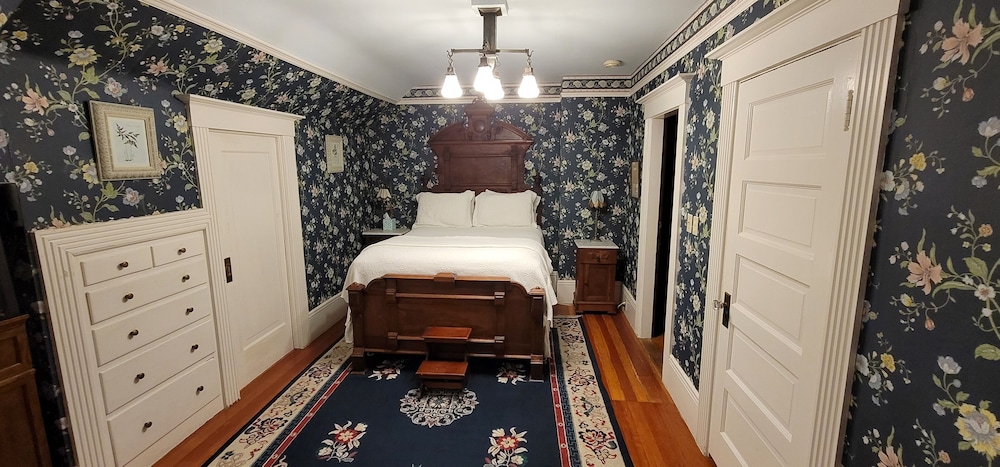 Pinschower Inn view 2