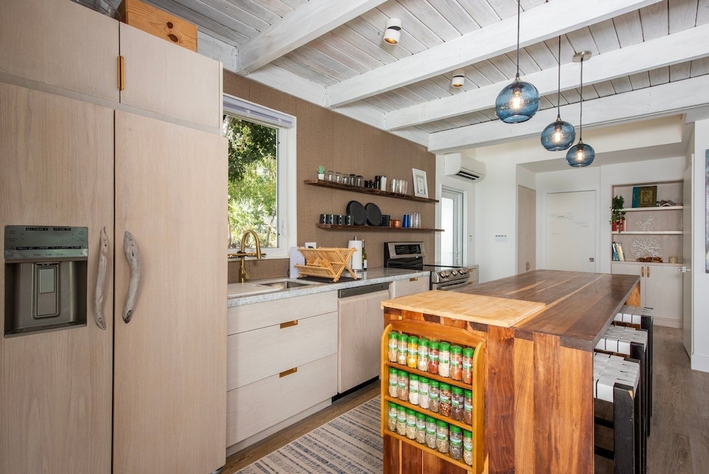 Touch Of Class Cottage - A Caribbean Beachfront Cottage 2 Bedroom Cottage