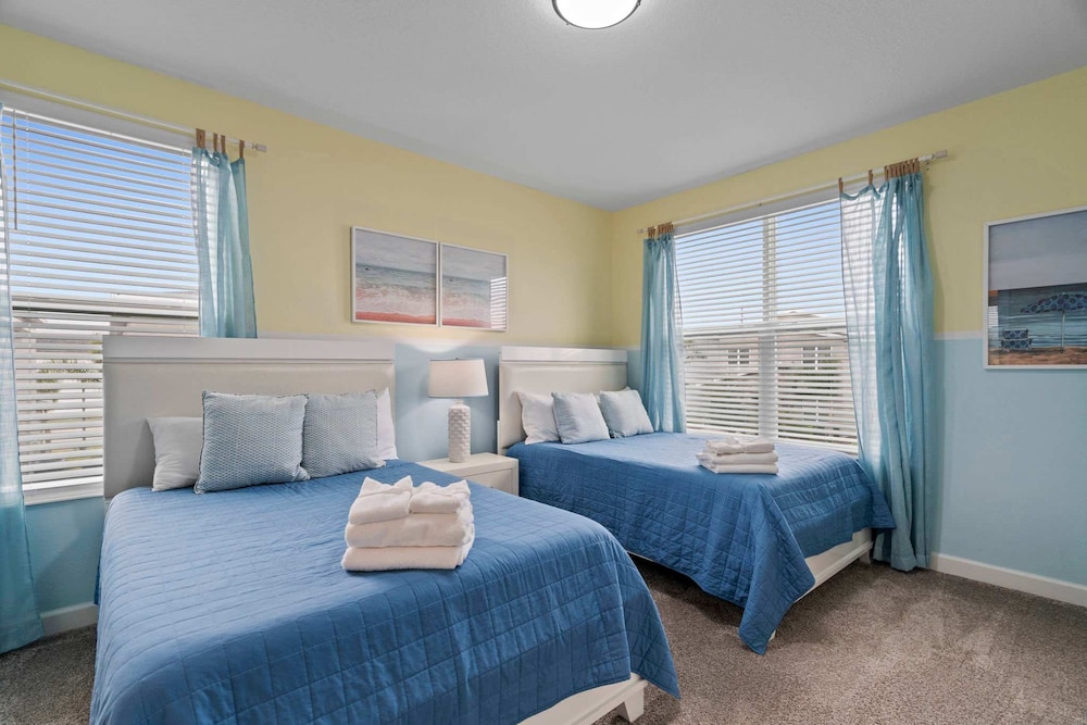 Chic Spacious 5BR Retreat Near Disney