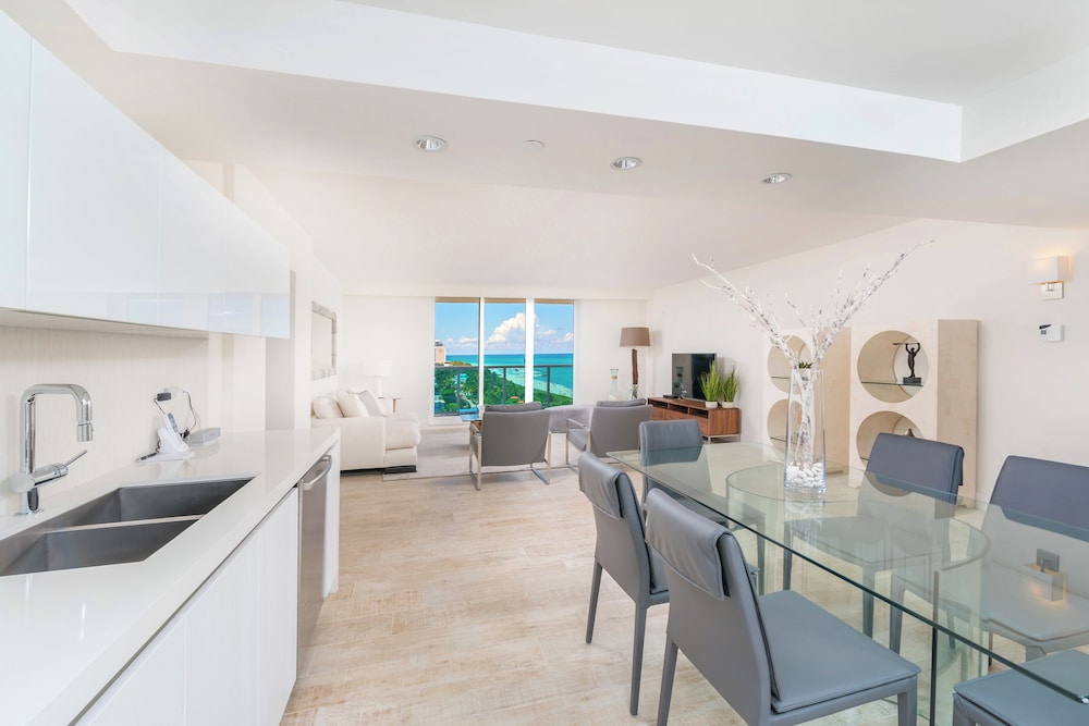 Luxury Vacation Rentals at 1 Hotel & Homes by LRMB