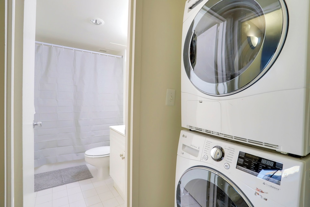 Stay with Comfort in Crystal City