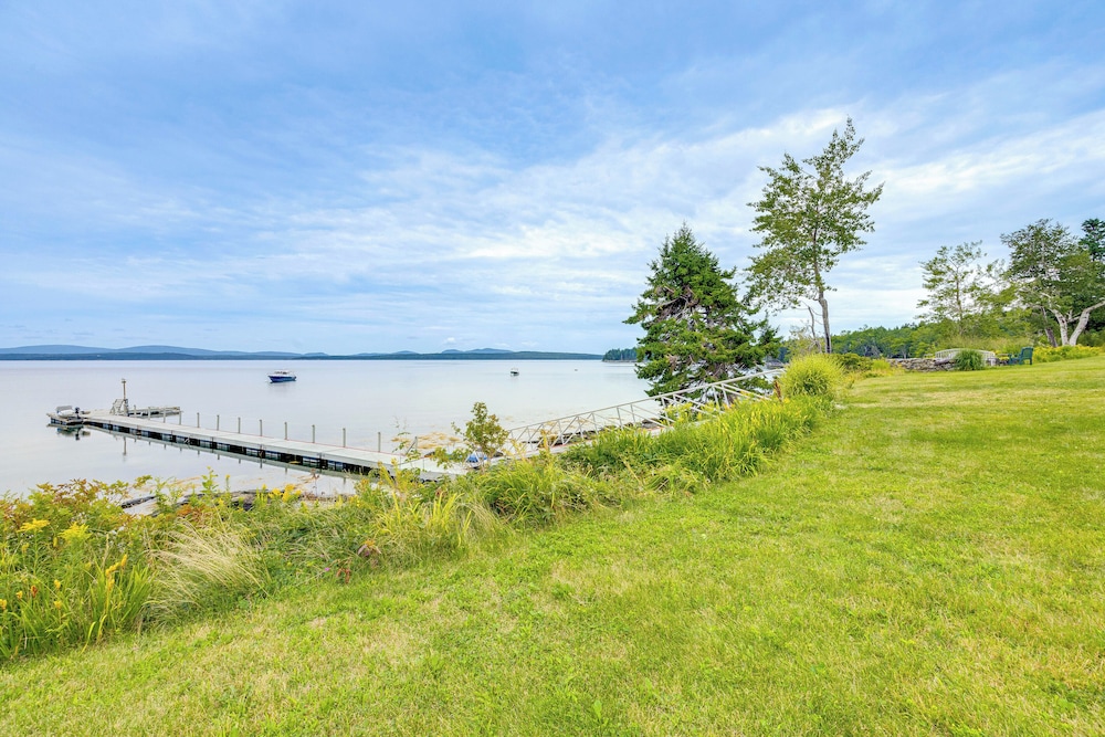 Shared Dock & Fire Pit: Peaceful Surry Studio!