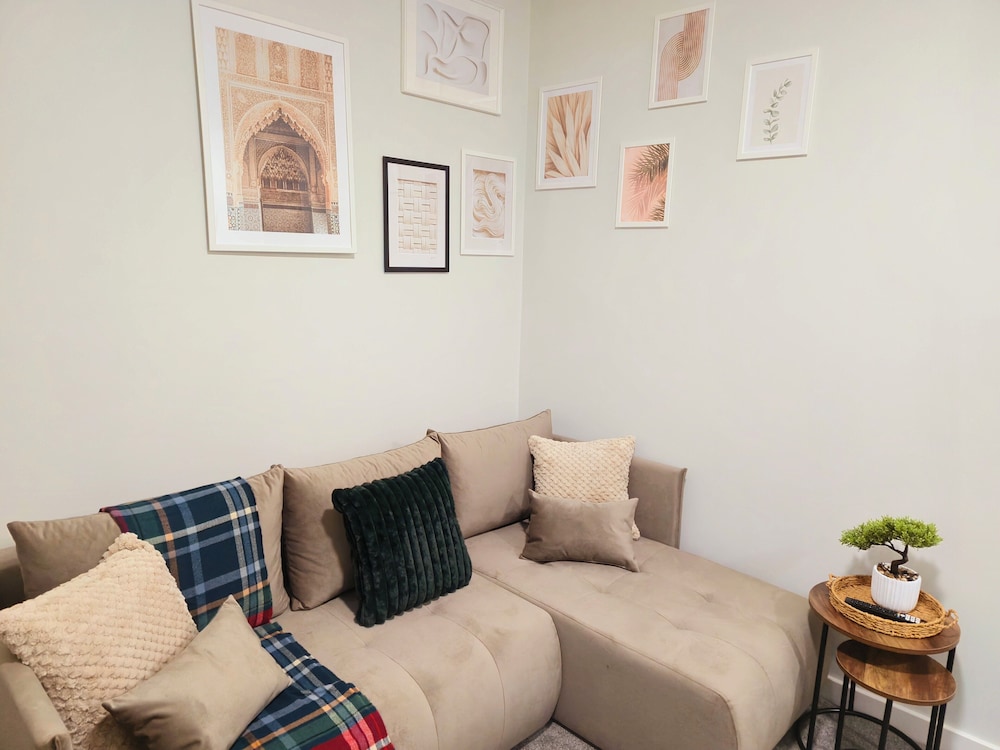 3-Bed Home in Glasgow
