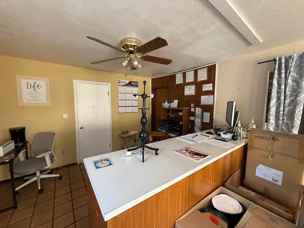 Columbia Inn Motel CA 49