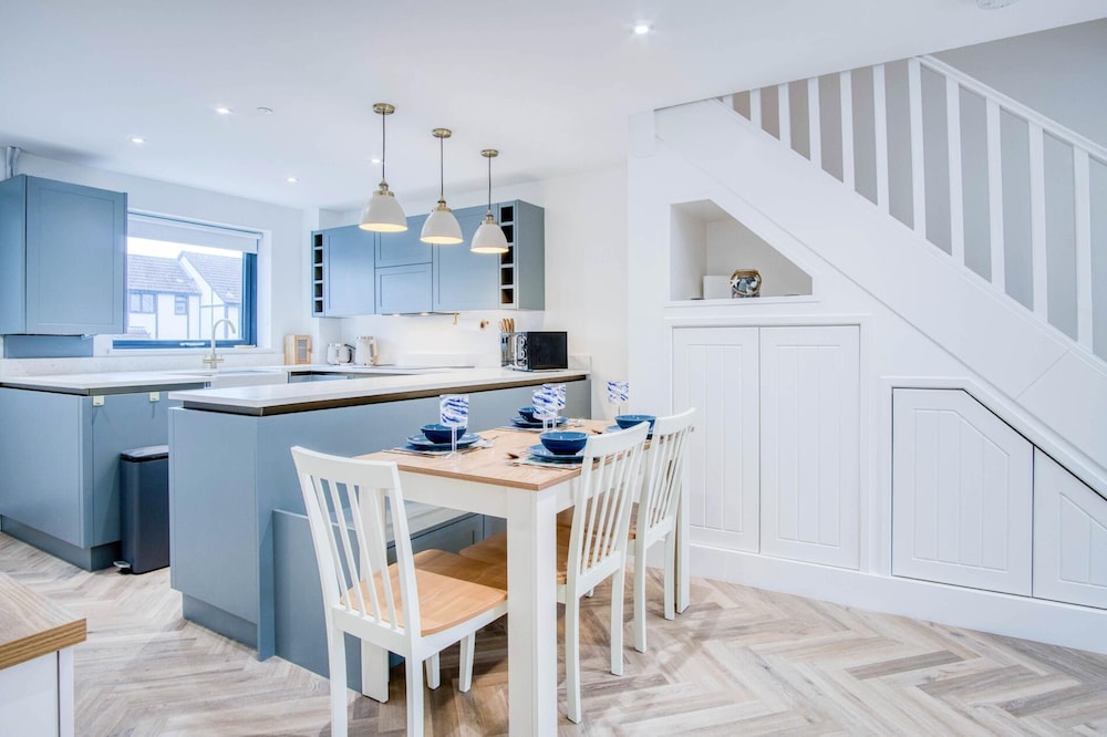Hatherleigh Drive - 2 Bedroom House - Mumbles