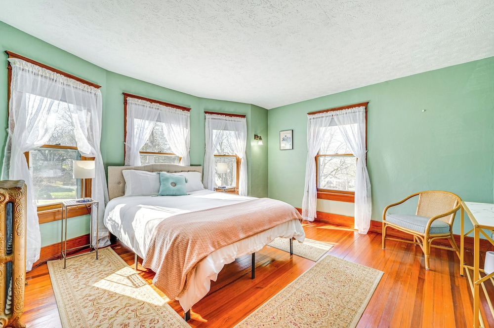 Dog-friendly Atlantic Farmhouse w/ Spacious Yard!
