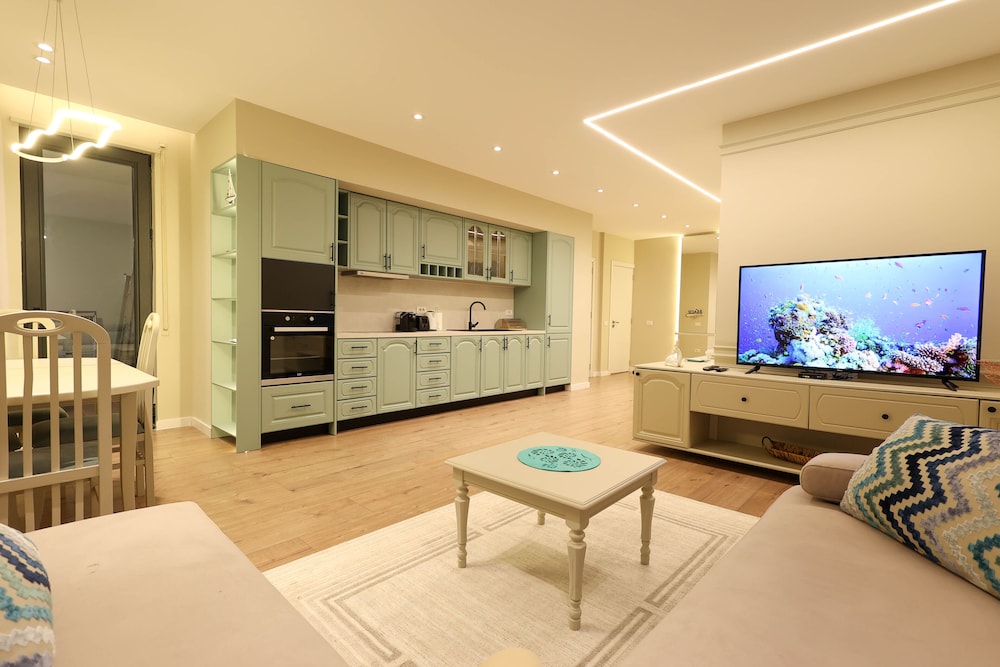 Grandstay Apartments 93
