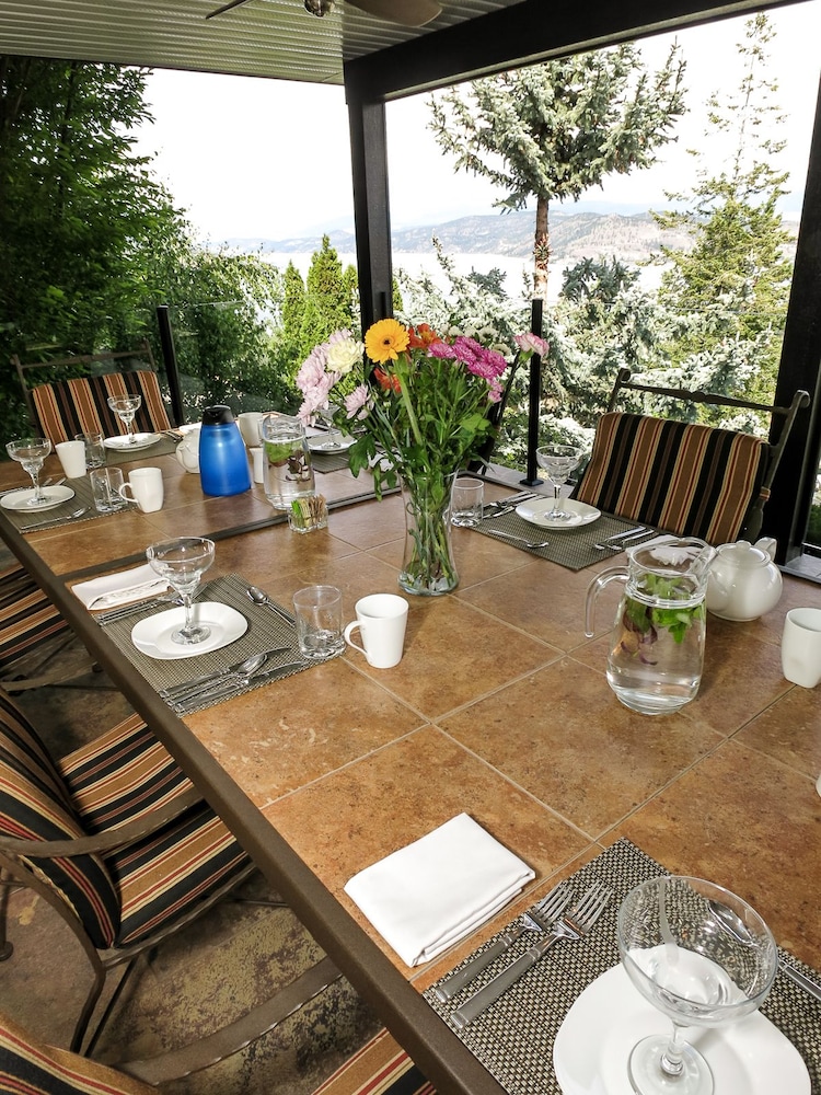 A View of the Lake Bed & Breakfast