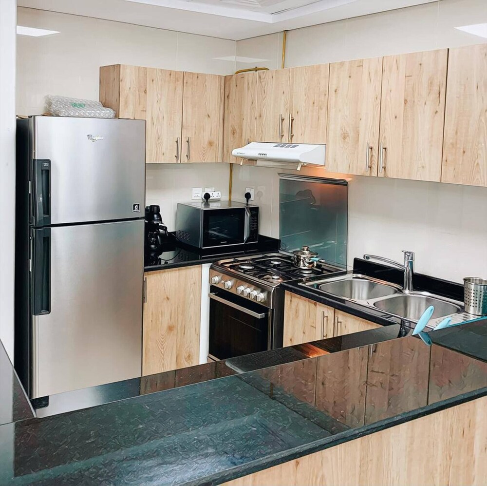 Lux High Rise Marina Apartment