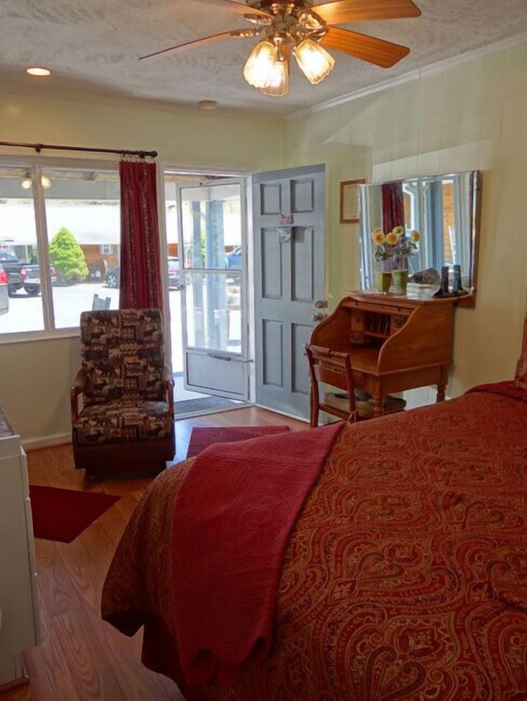 The Homestead Inn