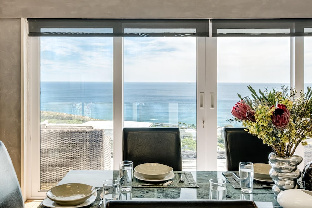 Stylish Camps Bay Home With Sea Views Beleza Villa