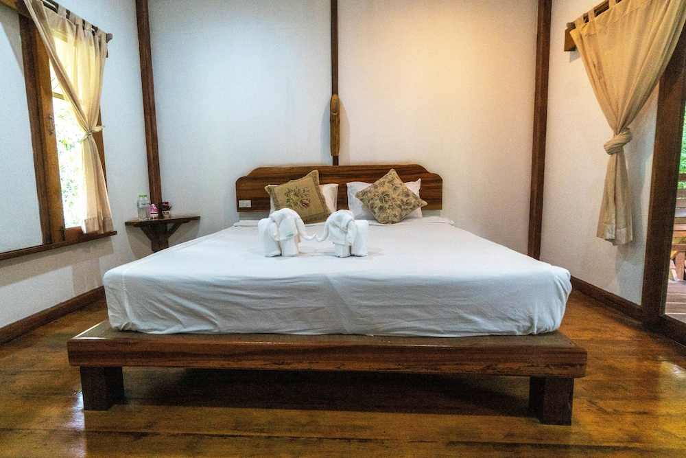 Baan Khao Sok Resort