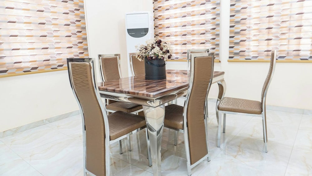 Digi Six-bedroom Accra Luxury Home at East Legon