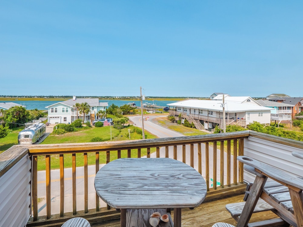Casa Capri by Topsail Realty