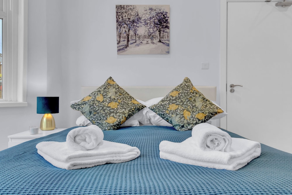 Cozy Serviced Ensuite In West Drayton London TW7 view 4