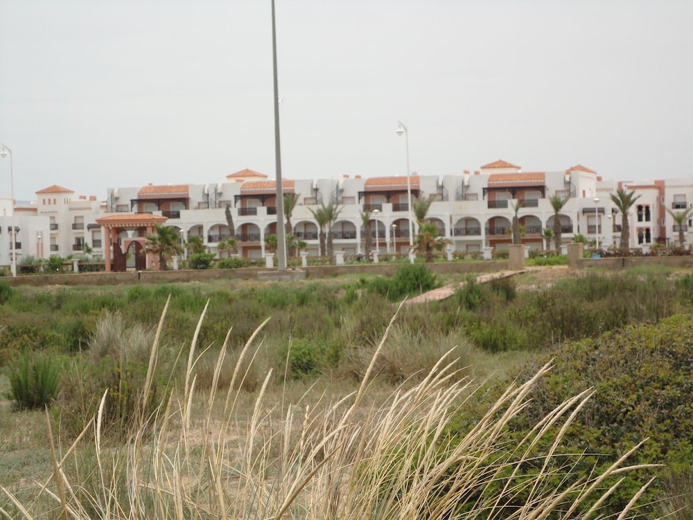 Renovated Seafront Apartment in Saidia 50m - Residente Perle Orientale rt1