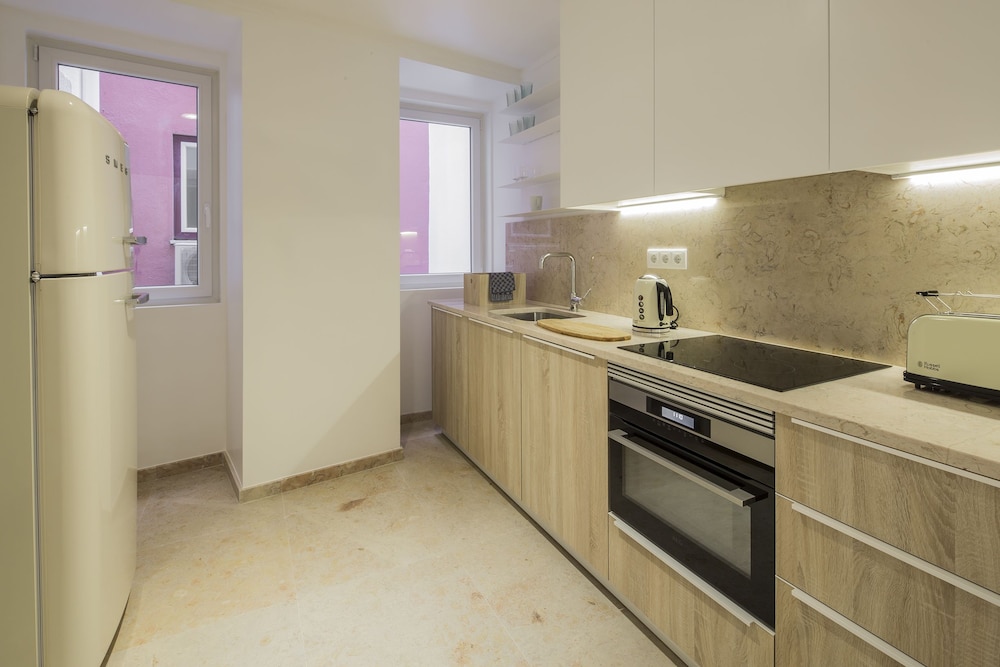 Santos Apartments by Linc