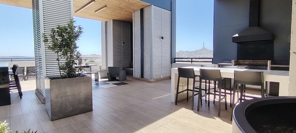 Oceana Suites Verne