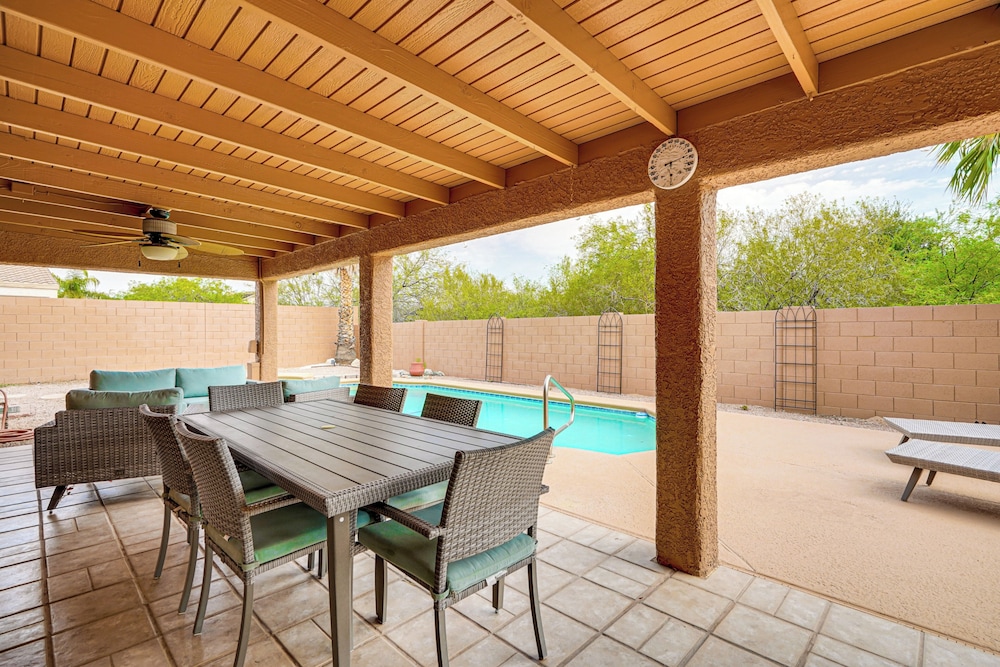 4 Mi to Catalina State Park: Mountain-view Home