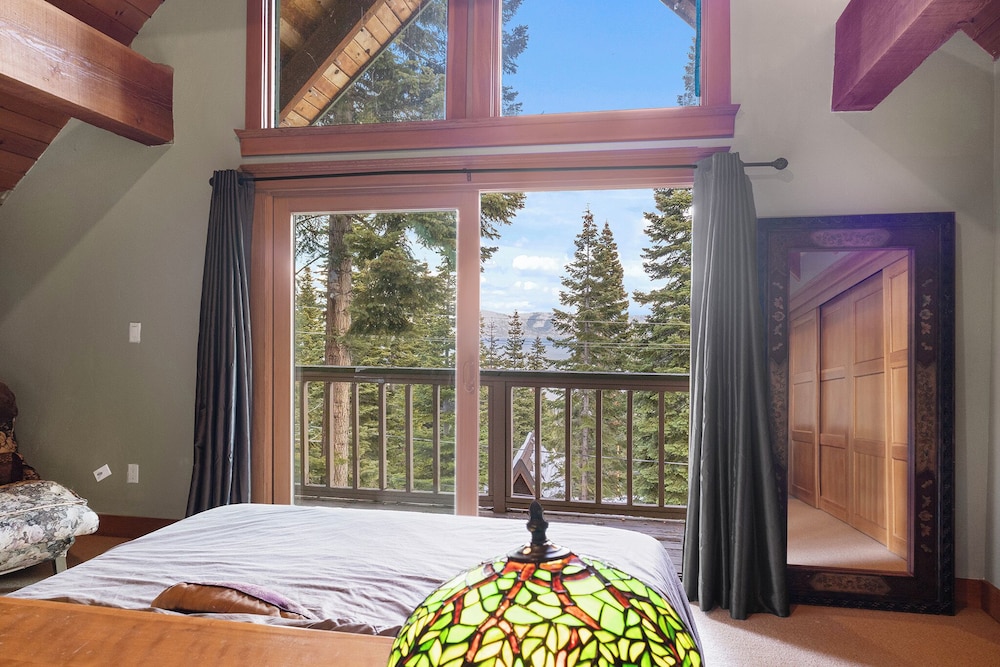 Carnelian Bay Getaway