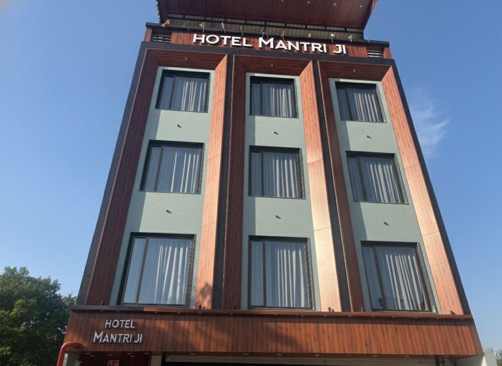 Hotel Mantri Ji