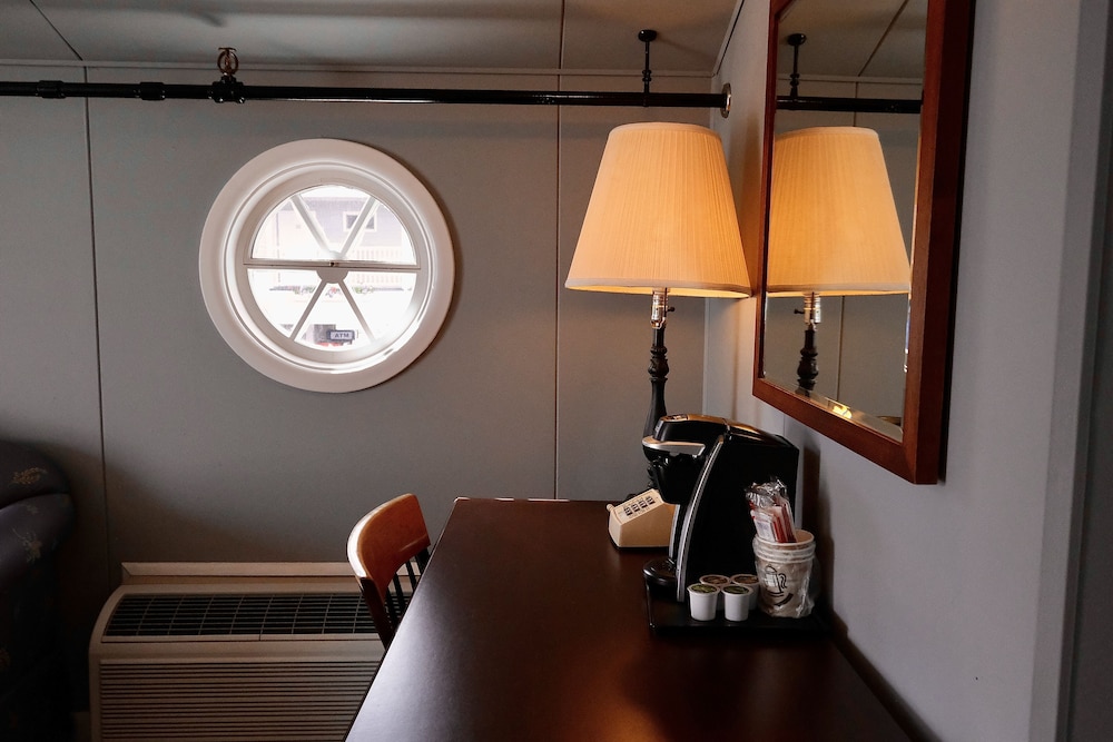 Fishermans Wharf Inn