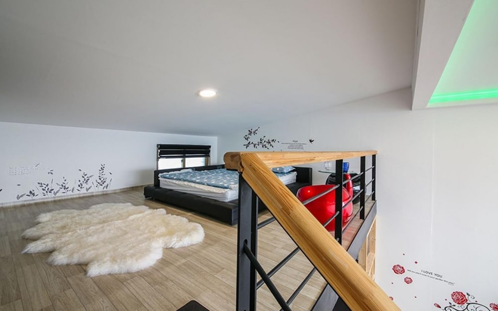 Pohang Blue Hill Pool Villa view 4