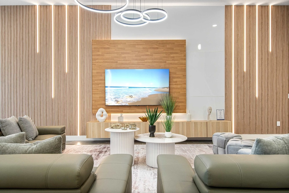 Themed Kids' Rooms, Pool & Game Loft Near Disney