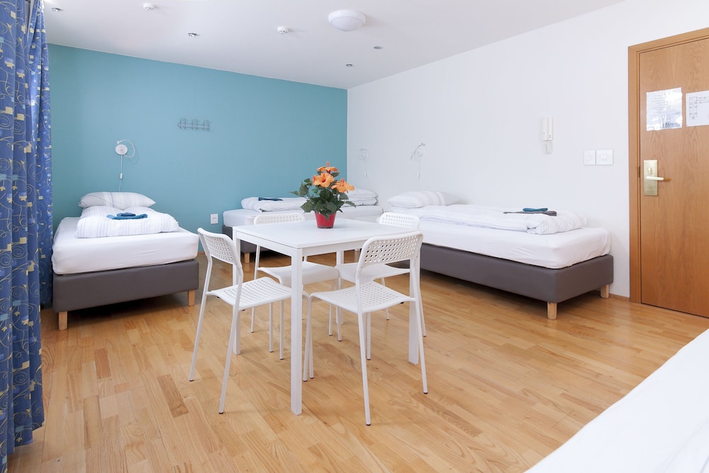 Start Hostel