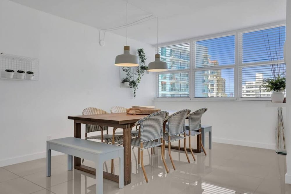 Boutique Luxury 2Br 2Ba Beach Intercostal View