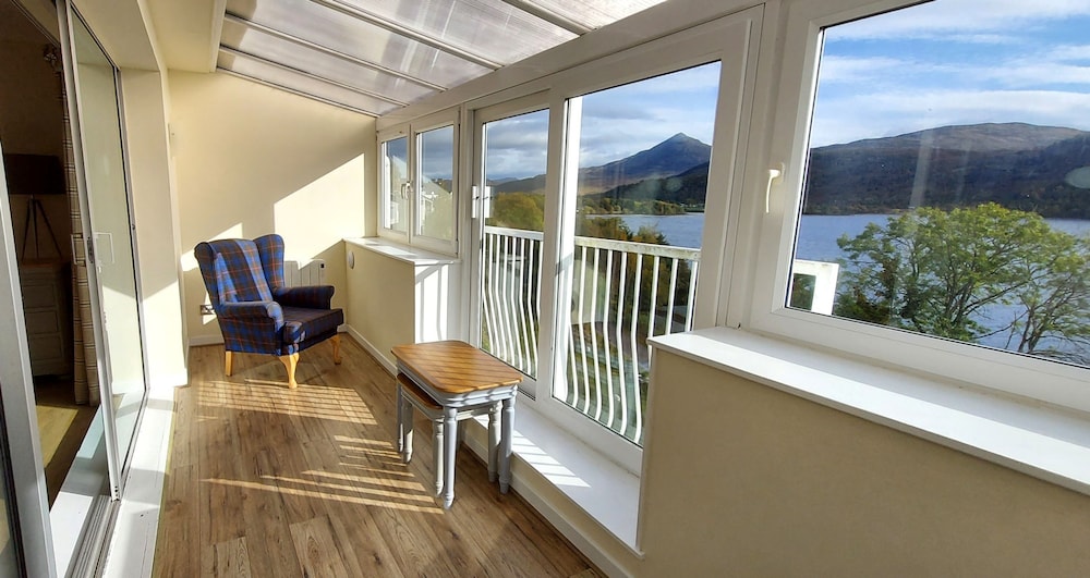 Loch Rannoch Highland Club Pine Marten Lodge 02