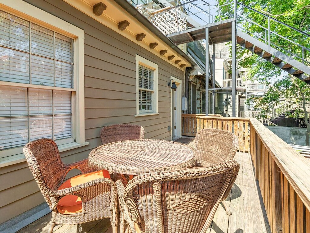 Southern Belle Parlor view 3