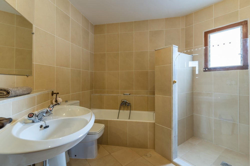 Villa Rosa in Javea With 4 Bedrooms and 3 Bathrooms
