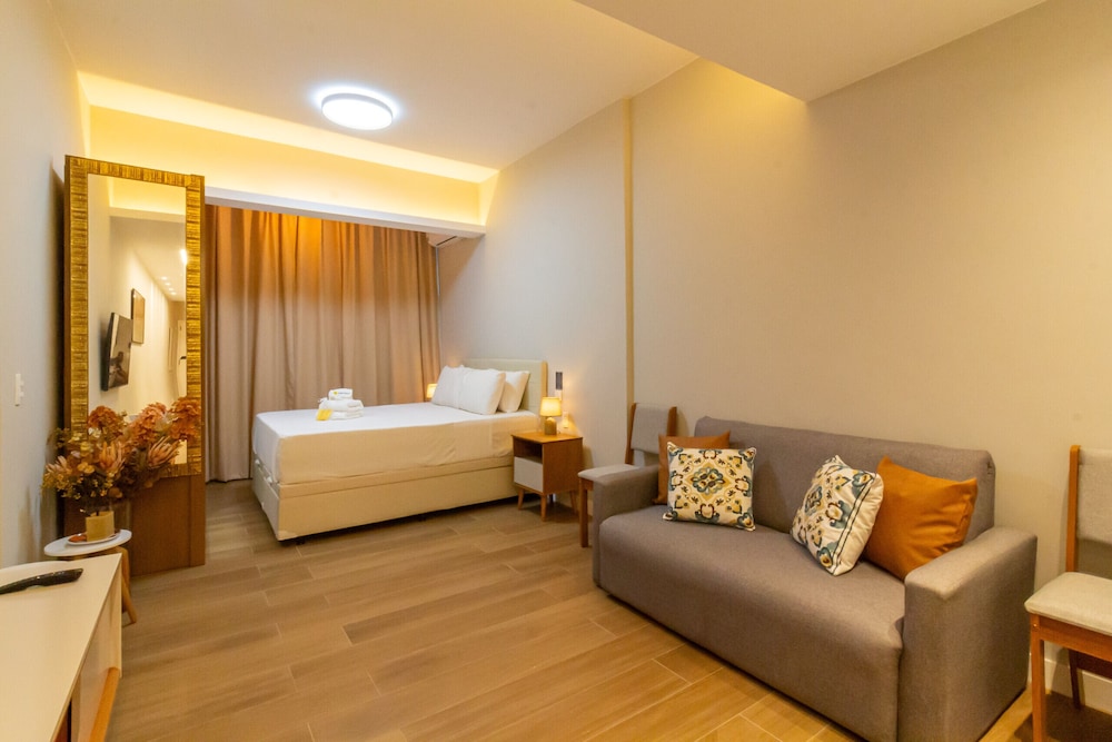 Loft With Soundproof Windows 5-minute Walk to the Beach Nsc304