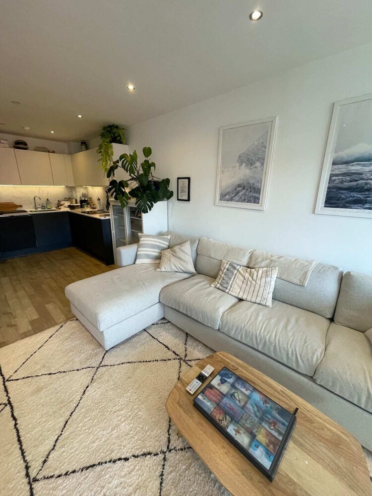 Beautiful & Bright 2BD Flat - Hackney Wick