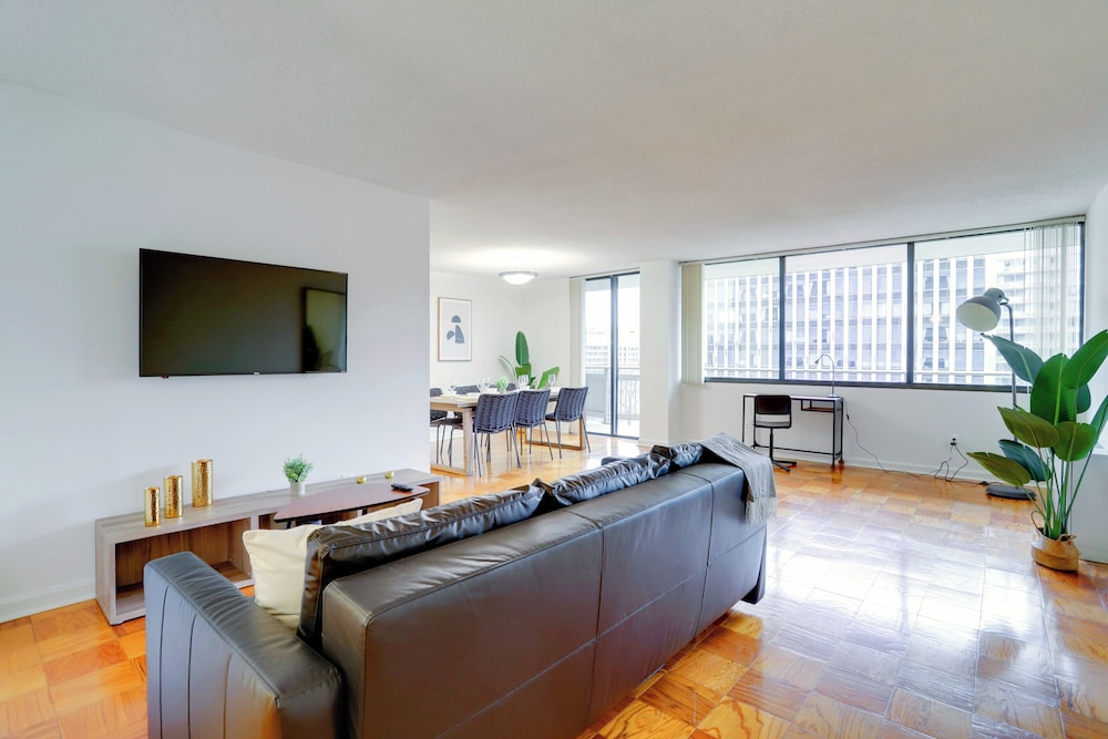 DC Airport Metroline Apartments