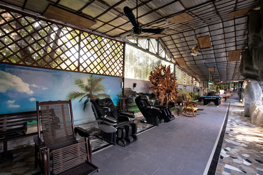 Golden Emerald Resort