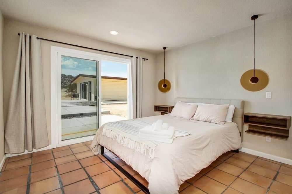 @ Marbella Lane - Moon Designer Home Close to Jtnp