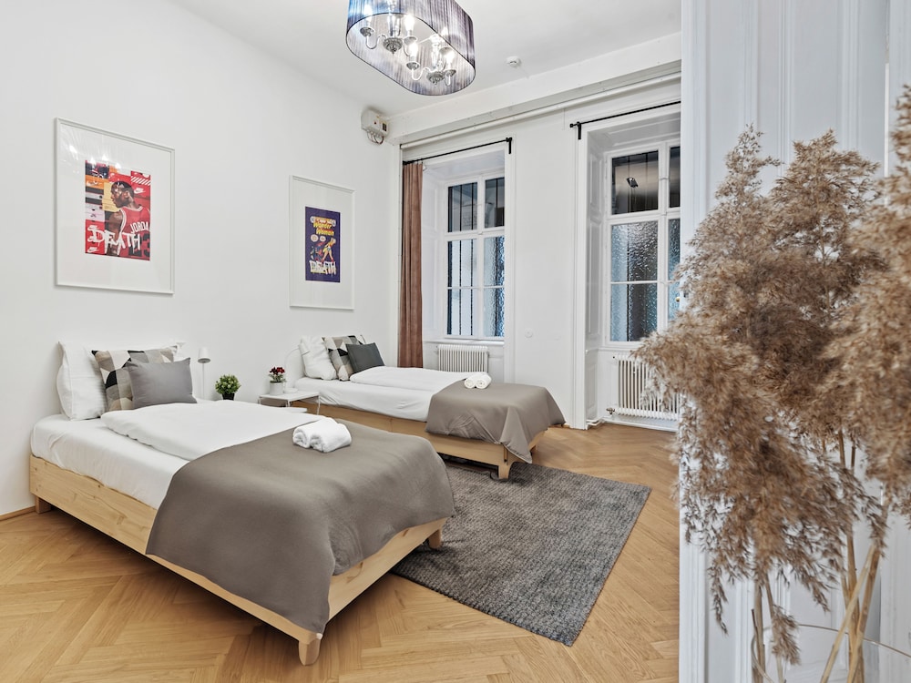 MICE&MEN Serviced Apartment City Center