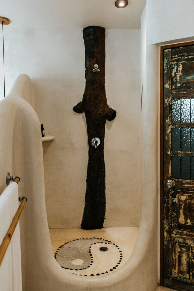 Photo 33