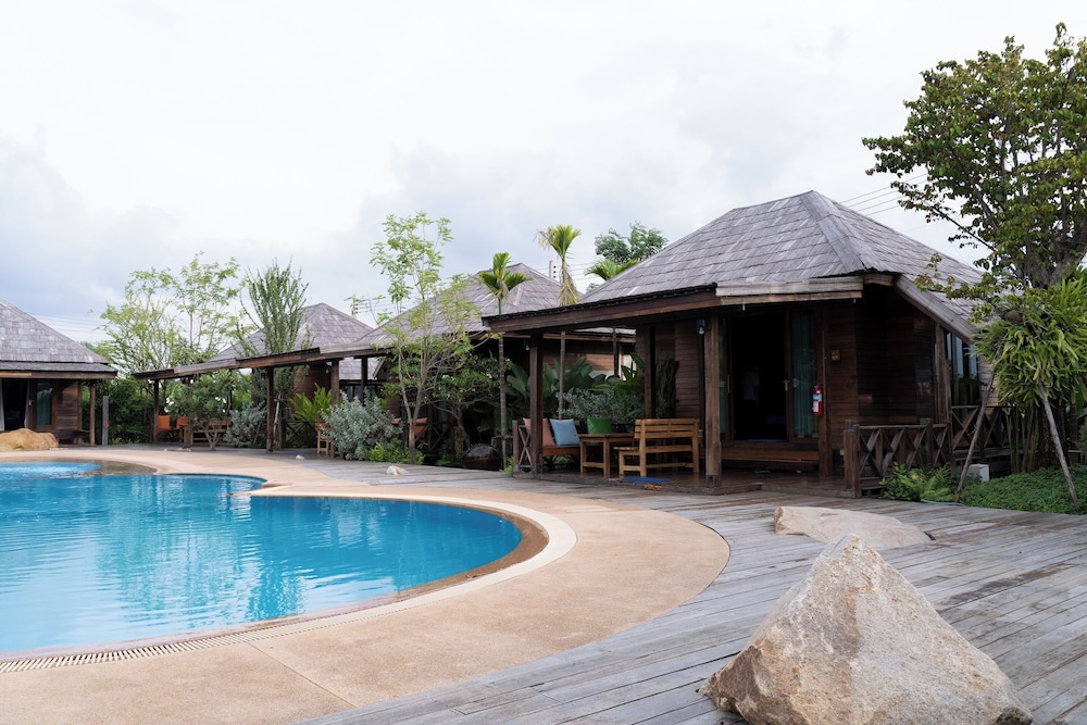 Buffalo Island Resort