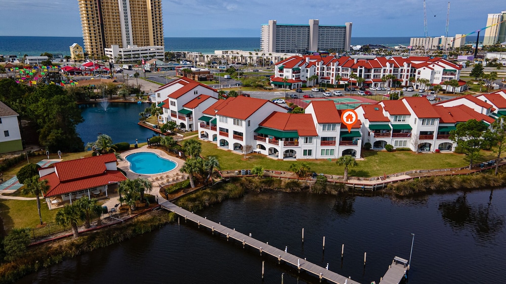 Condo Sleeps 5 w/ Resort Style Amenities!
