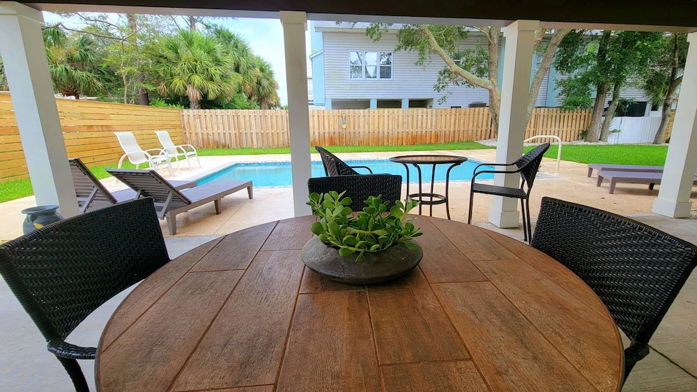 6 7th Street by Tybee Vacation Rentals