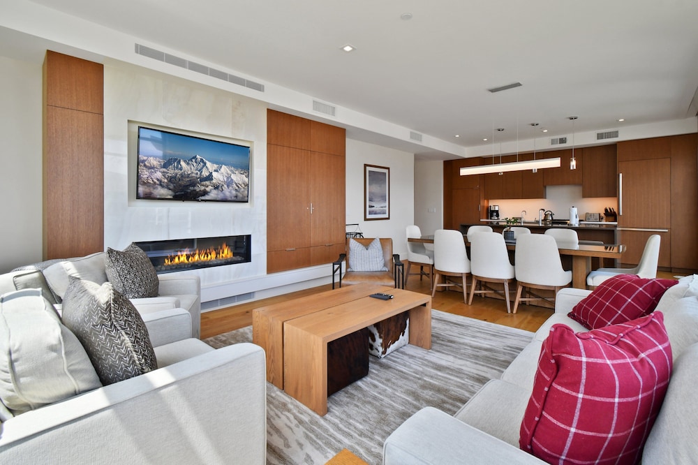 Ski-in out Dream Location With Unparalleled Access Views Amenities Pool Hot Tubs Fitness Center