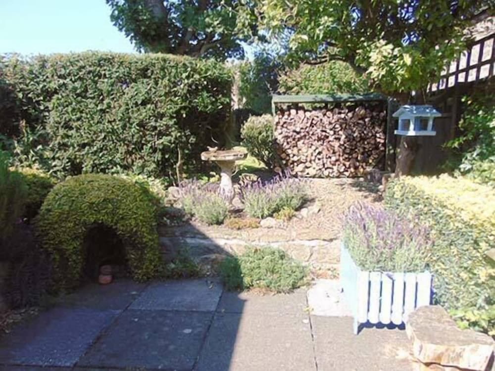 Corner Cottage
