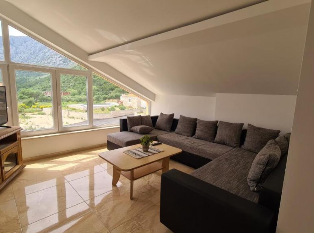 Apartments Josip
