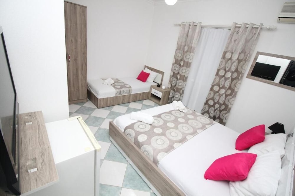 Apartments Cota