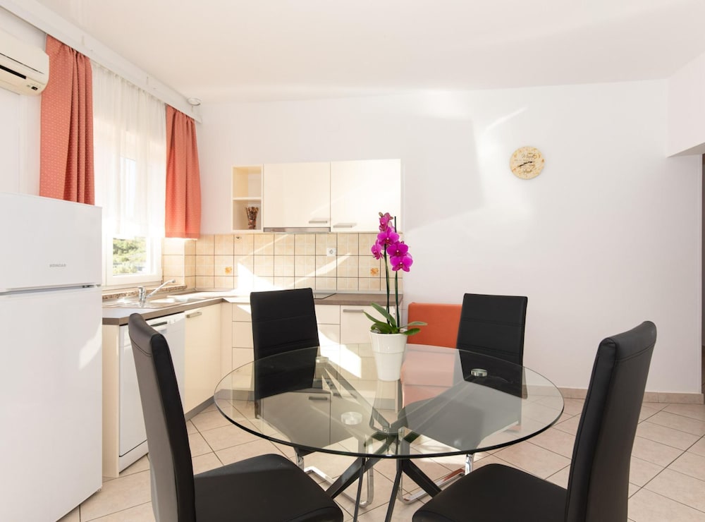 Scenic Elegant Apartments Krk With Balcony and Pool